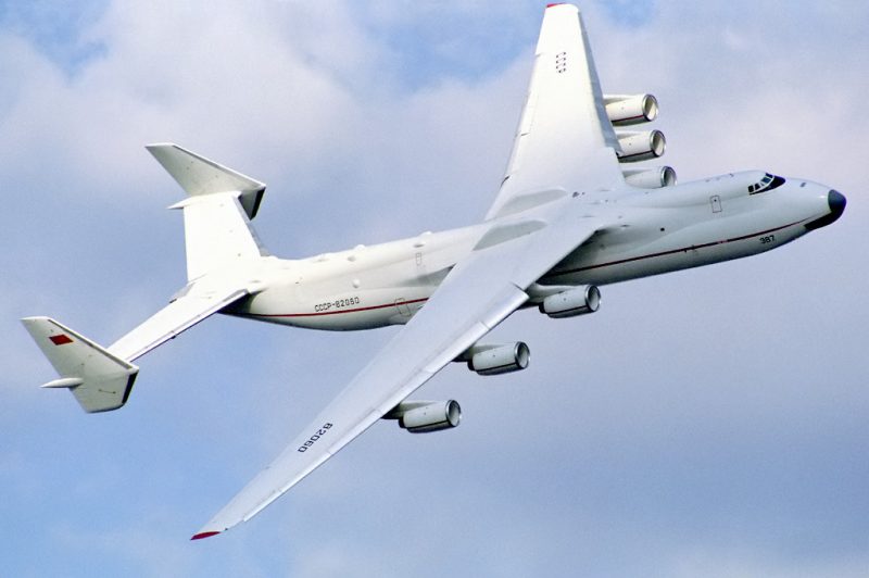 biggest military cargo plane