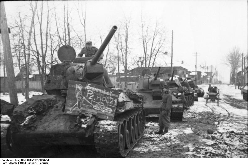 Bundesarchiv_Bild_101I-277-0836-04_Russland_erbeutete_russische_T-34 ...