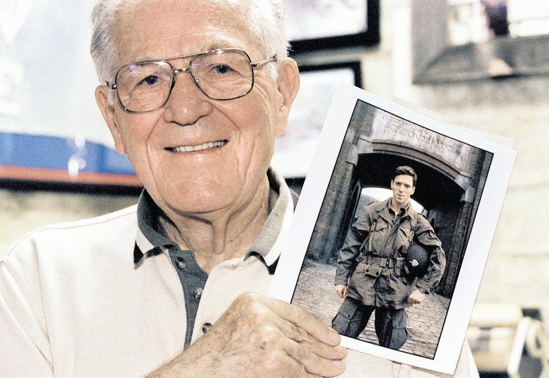 Major Winters Statue To Be Erected Despite Family S Disapproval