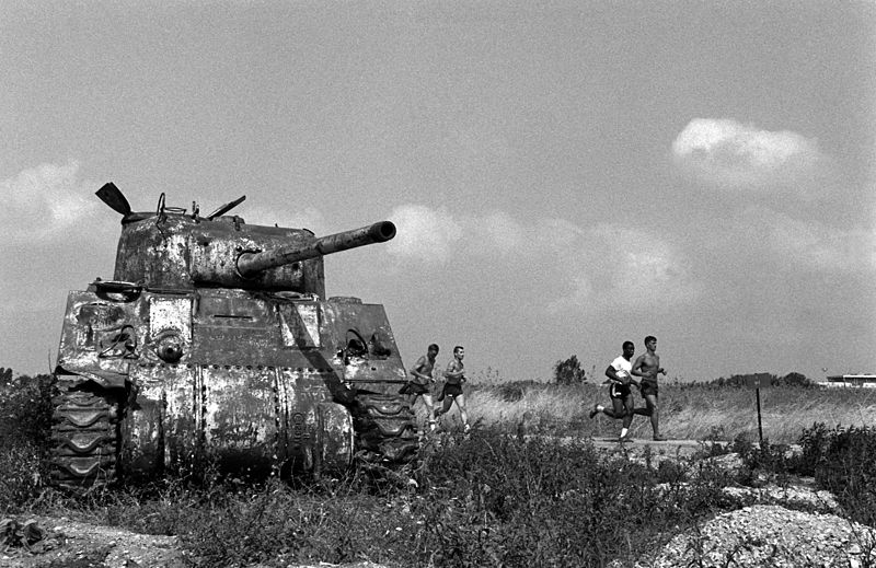 25 images of tank wrecks of WWII