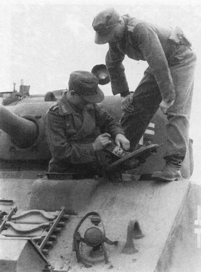 Shermans al servicio de la Wehrmacht Firefly-11