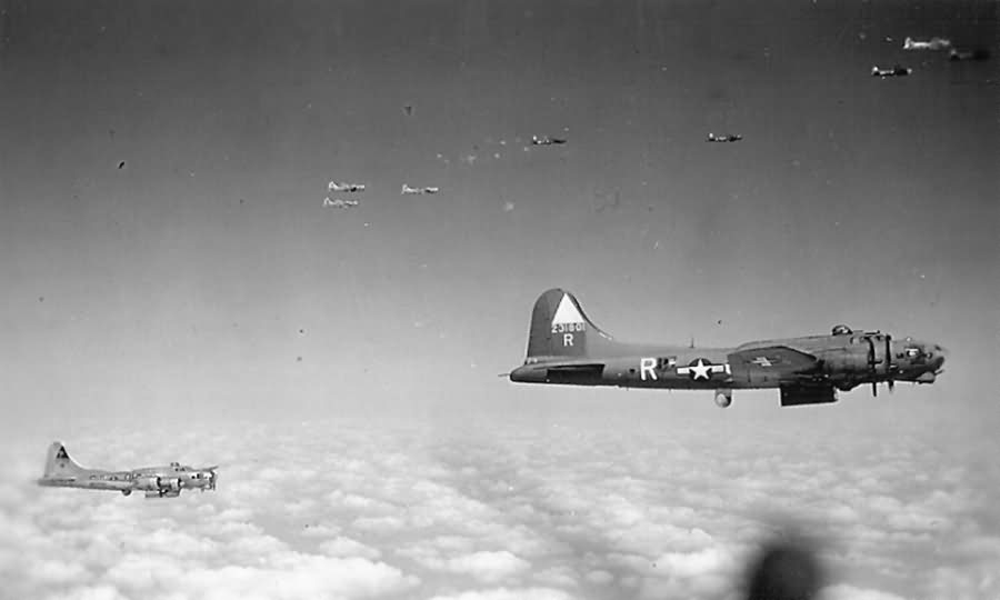 Aerial_View_B-17_Flying_Fortress_Bomber_42-31801 - WAR HISTORY ONLINE