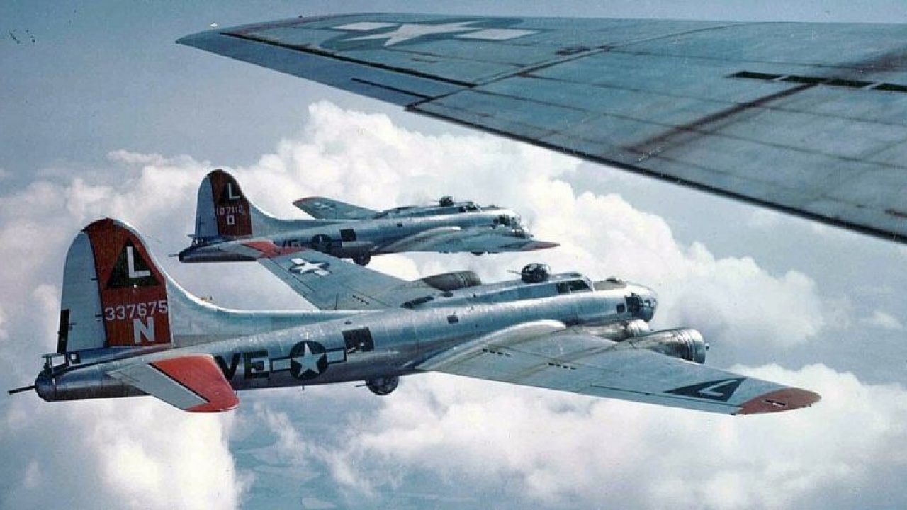 33 Beautiful Images Of B 17 Flying Fortress In Flight