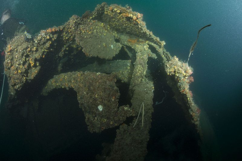 1200px-hmas_perth_d29_wreck_photo_01_in_october_2015 - WAR HISTORY ONLINE