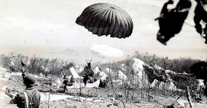 General MacArthur Leads The Heroic Defense In The Siege Of Corregidor ...