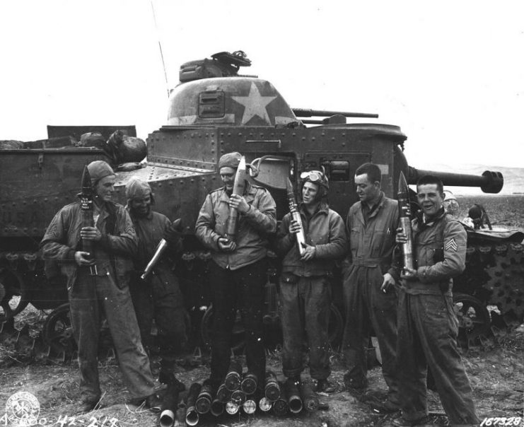 A Crew of 7, Really? 30 Photos of the M3 Lee/Grant Medium Tank