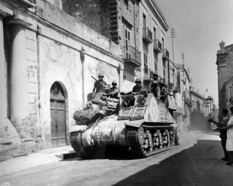 Rolling Thunder - 30 Awesome Photos of the M7 Priest Self-Propelled Gun