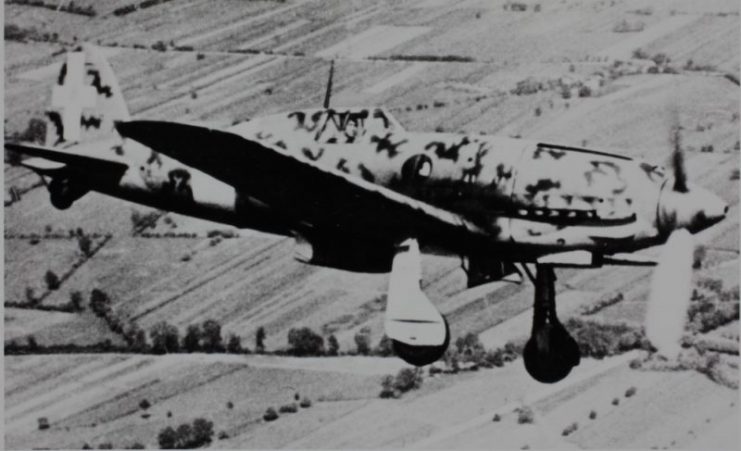 a Macchi C. 202 repülés közben