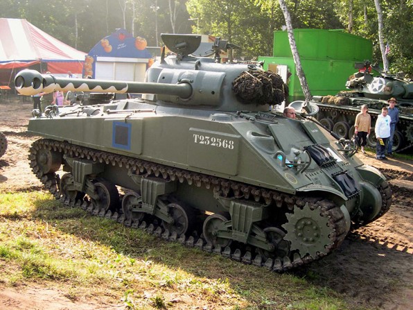 A Sherman Firefly For The First Time at Tankfest 2019 ...