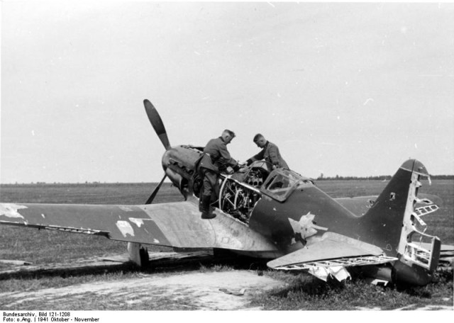 Destroyed MiG-3 during first days of the Operation Barbarossa. Bundesarchiv