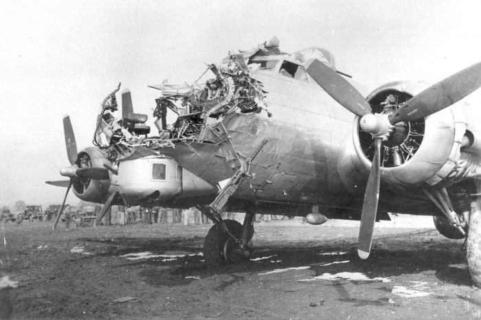 17 Images Of Damaged B-17 Bombers That Miraculously Made It Home | War ...