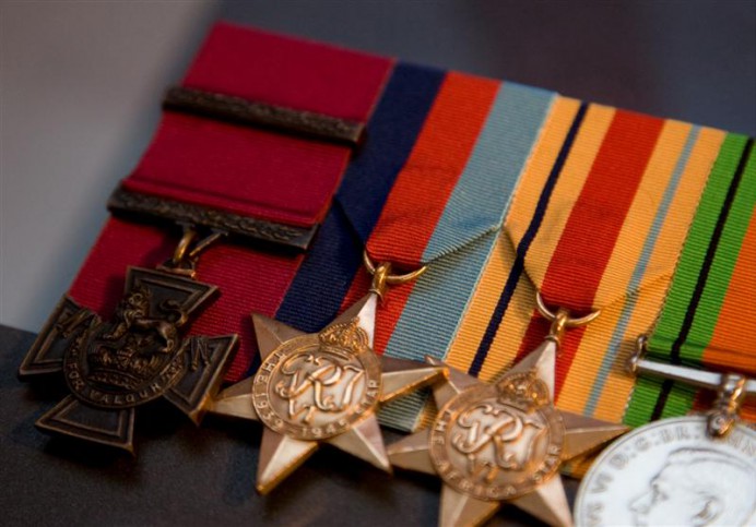 Victoria Cross & Bar ONLY three have ever been awarded & here are the ...