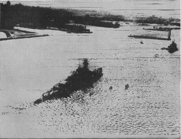 Pictures: Life And Death Of The German Heavy Cruiser Admiral Graf Spee ...