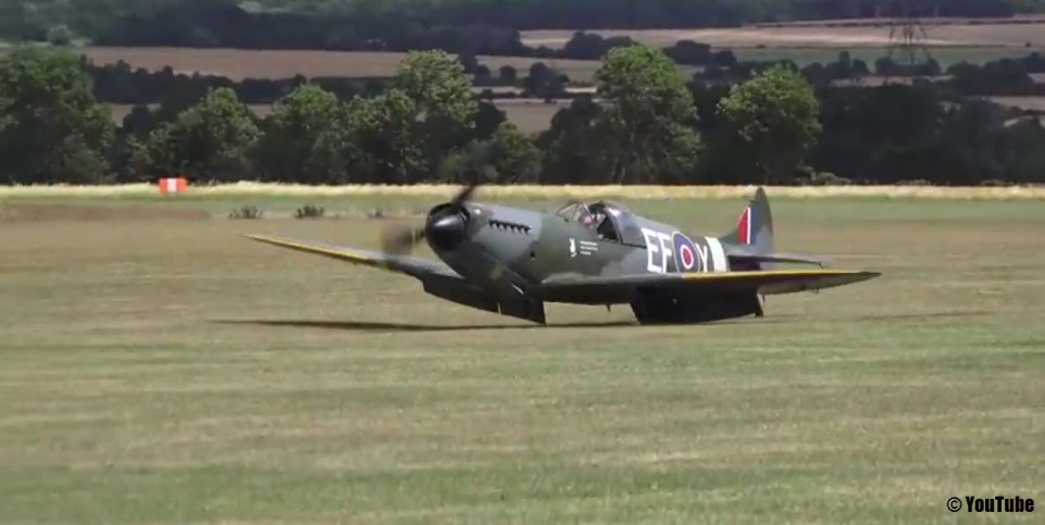 Spitfire Forced To Land on Belly After Landing Gear Fails (With Video ...