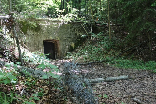 EXPLORING THE SECRET NAZI TUNNELS UNDER A GERMAN VACATION TOWN