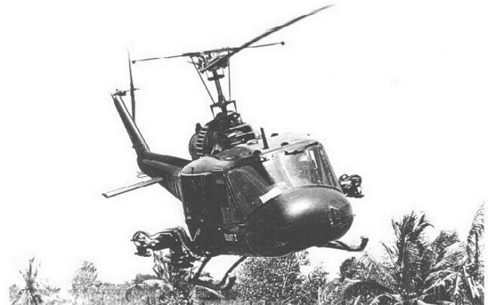 The Bell UH-1 Huey Gunship - Amazing Pictures And Assault Videos