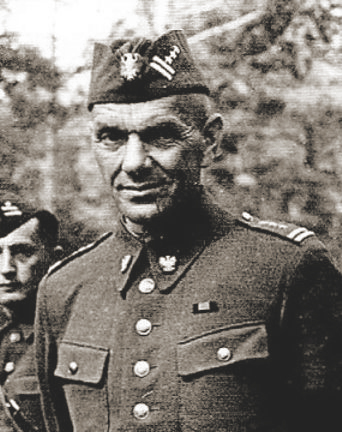 Zygmunt Berling standing in uniform