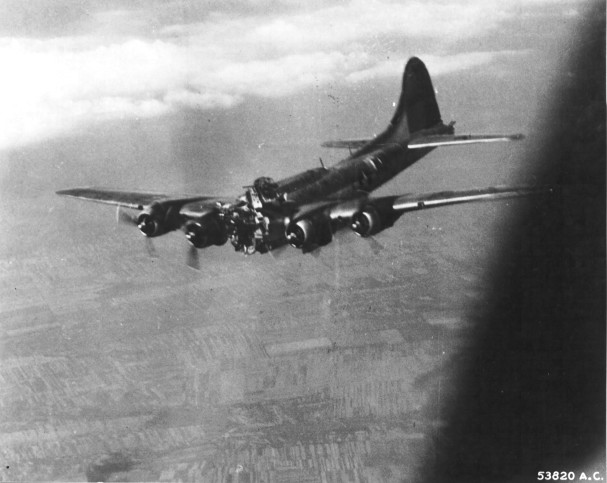 22 Gut Wrenching Images Of Bombers That Didn't Make It Home | War ...