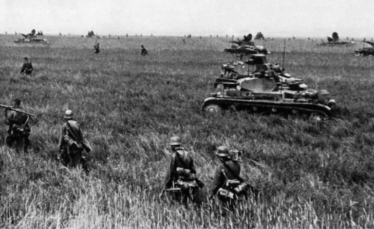 50 Breathtaking Photos Of The Operation Barbarossa 22 June 1941 War   41.40 Feld 768x471 