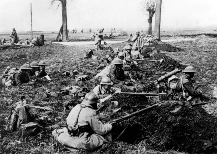 French and British soldiers together on the Western Front