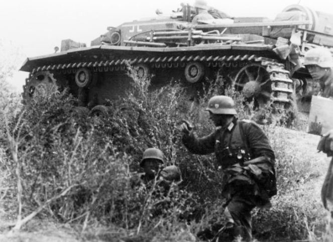 Incredible Urban Combat Pictures From Stalingrad - Not One Step Back ...