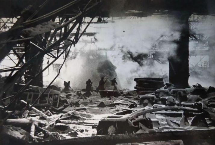 Incredible Urban Combat Pictures From Stalingrad - Not One Step Back ...