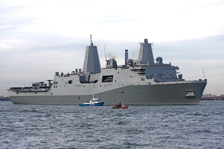 USS New York (LPD-21) at sea