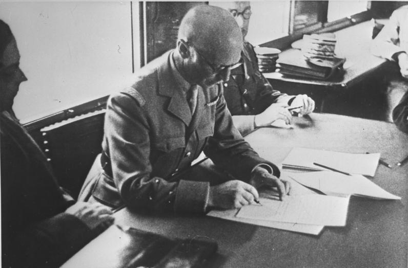 the-reasons-behind-france-s-defeat-by-nazi-germany-in-ww2-war-history