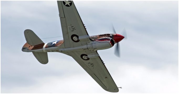 The Curtiss P-40 Kittyhawk and Warhawk - American WWII Fighters | War ...