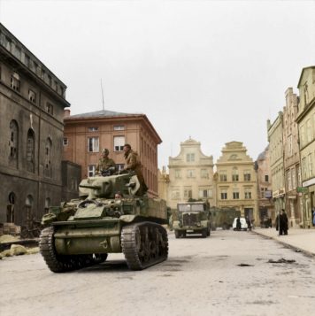 A Series Of Stunning Colourised Pictures Has Shone A Light On The ...