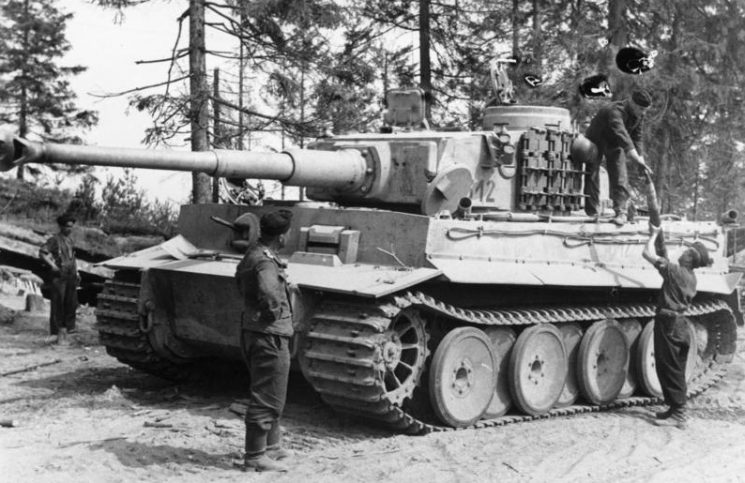 A Lone T-34 and 2 Tankers that Wouldn't Give Up | War History Online