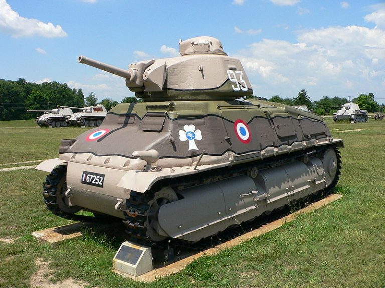 A Stubborn Defender - French Somua S35 Tank in 25 Photos | War History ...