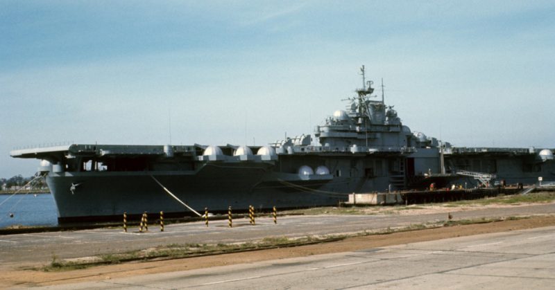 Kamikaze Survivor: USS Bunker Hill CV-17 in 30 Photos | War History Online