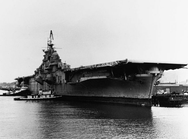 Kamikaze Survivor: USS Bunker Hill CV-17 in 30 Photos | War History Online