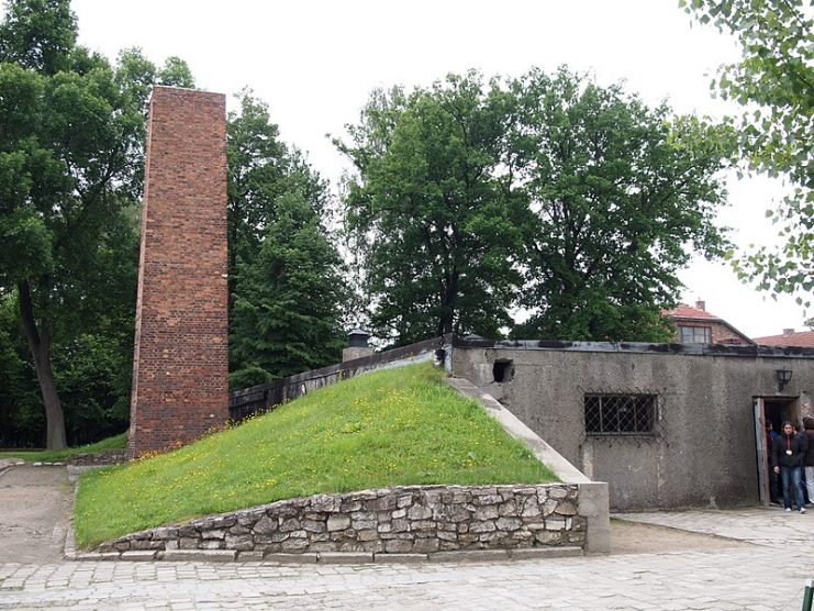 Gas chambers and oven at Auschwitz. By Paul Arps CC BY 2.0