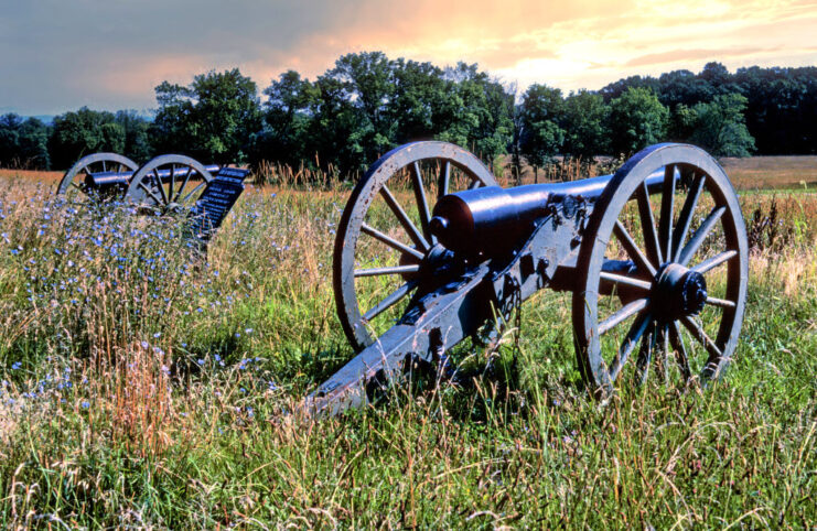 Two cannons positioned on Seminary Ridge, at the Gettysburg battlefield