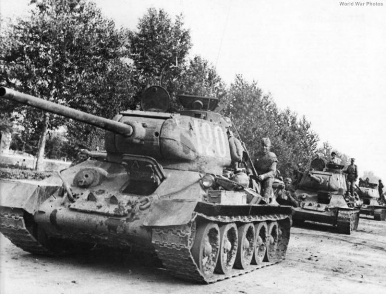 Oh yes! 30 fully operational T-34 Tanks Recently Sent Back to Russia, a ...