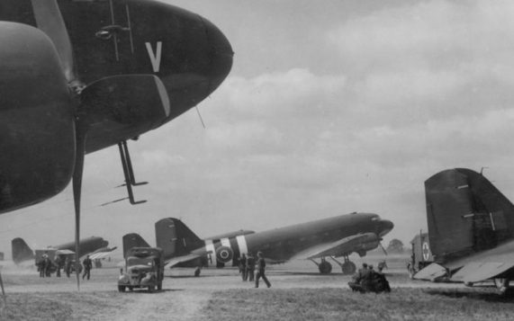 C-47 The Plane & The Invention That Helped D-Day Happen | War History ...