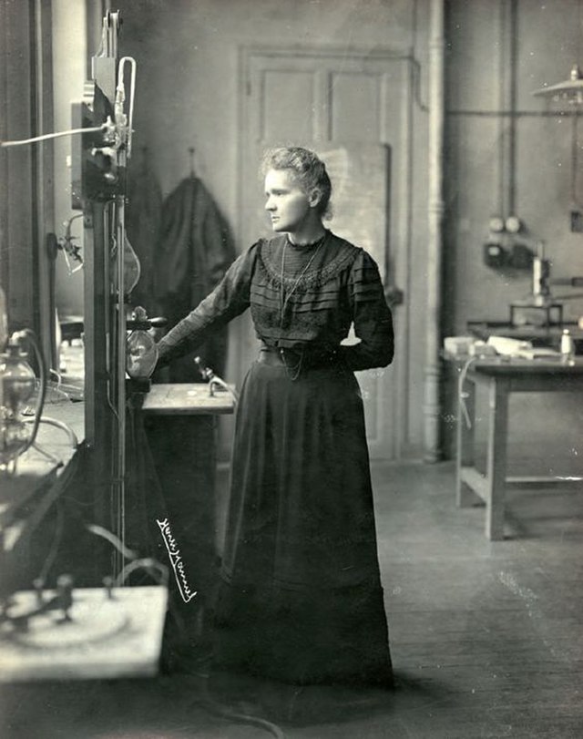 How Marie Curie Brought X-Ray Technology To The Front During WWI | War ...