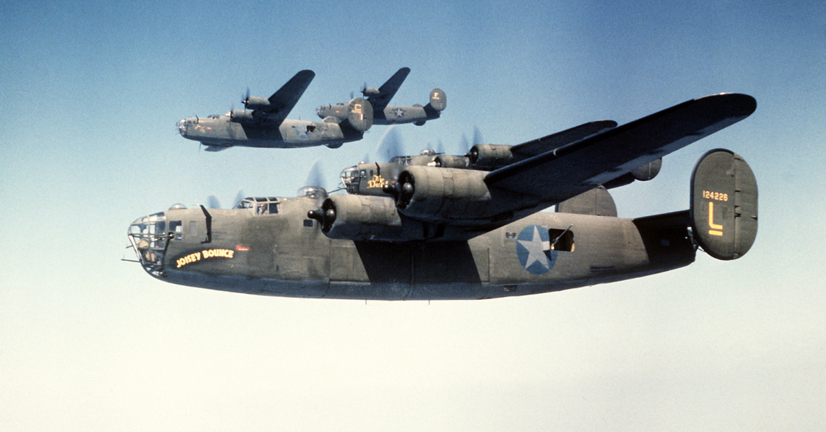 US Veterans Excavate The Wreckage Of A B-24 Liberator In Sussex | War ...