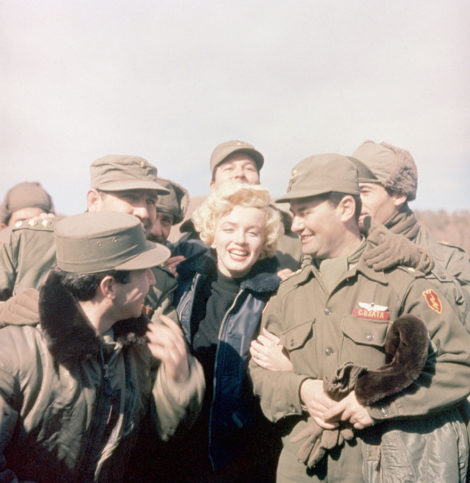 Iconic Photos of Marilyn Monroe Entertaining American Troops in Korea ...