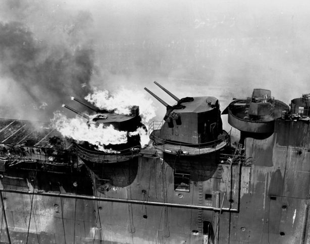 The USS Franklin was the Most Damaged Aircraft Carrier to Survive WWII ...