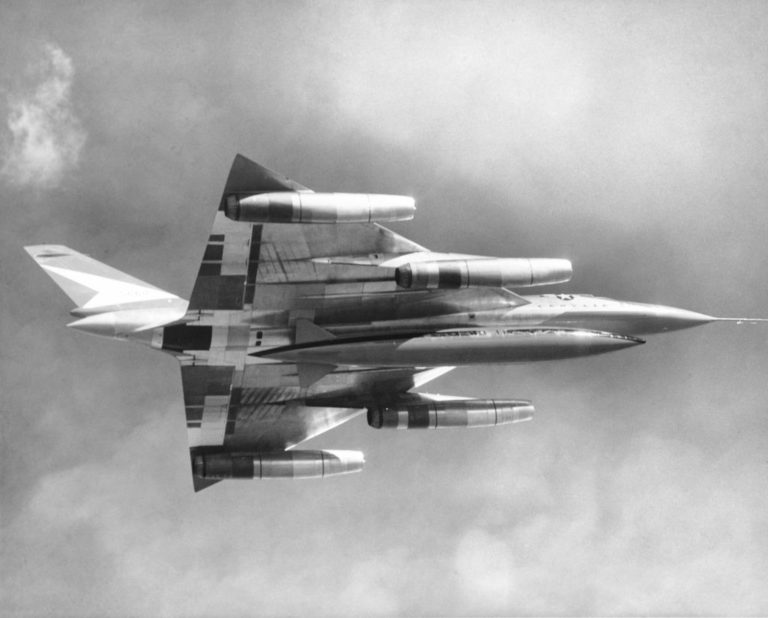 Convair B-58 Hustler: The First Operational Bomber To Reach Mach 2 ...