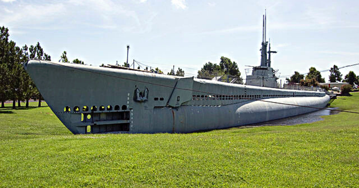 Veterans Saved the USS Batfish (SS-310) By Moving It to a Soybean Field ...