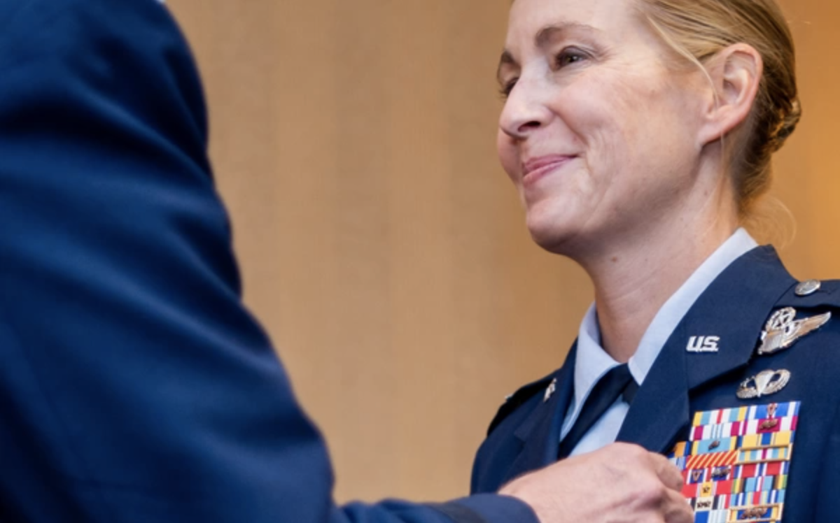 Kim Campbell: One of the Few US Air Force Pilots to Manually Land An A ...