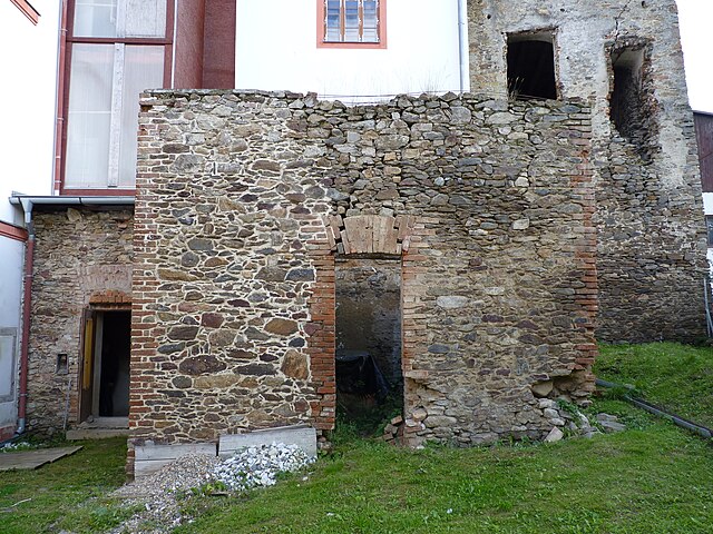Exterior of Dobrš Castle