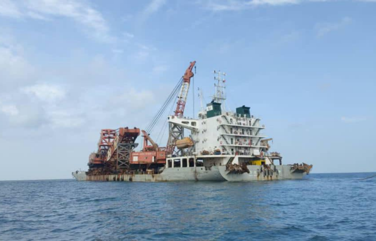 Chinese barge Chuan Hong 68 anchored in the water