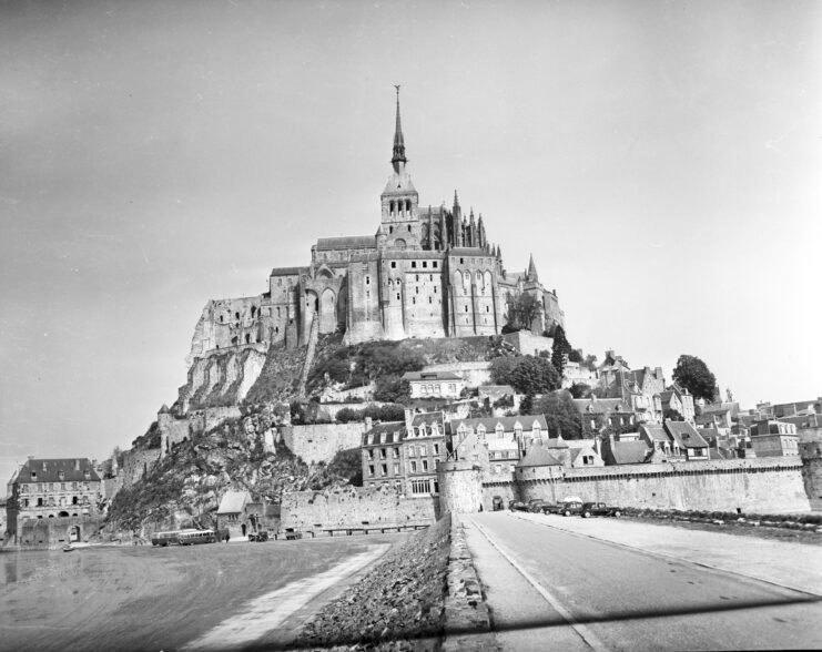 Freeing Mont Saint Michel - Warfare History Network