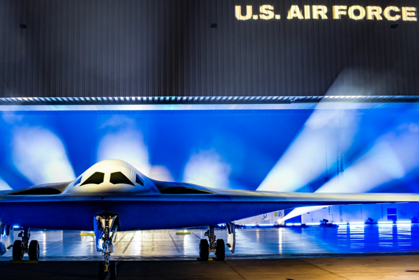 Video Shows Northrop Grumman B 21 Raider Taking First Flight War