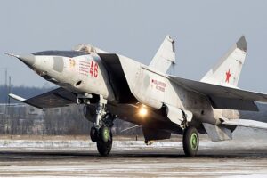 The Mikoyan-Gurevich MiG-25 Scared The West - Until A Defector Exposed ...